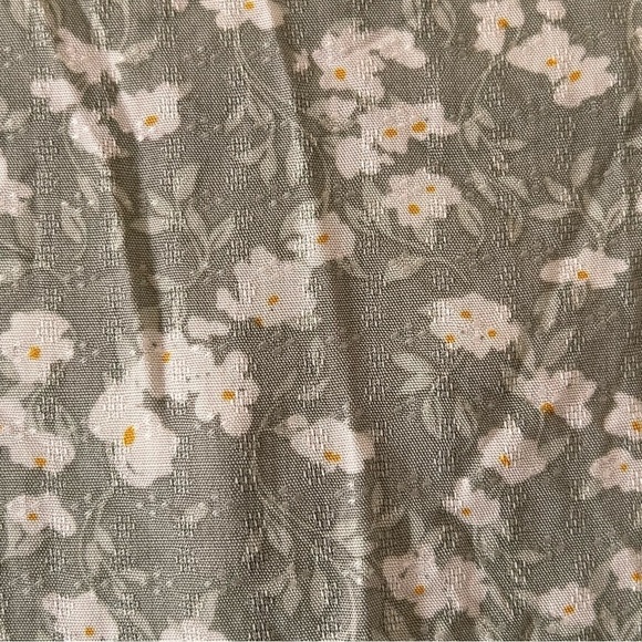 BUFFALO Dixie Floral 1/3 Button Pop On Top Women Size Medium - Picture 12 of 14